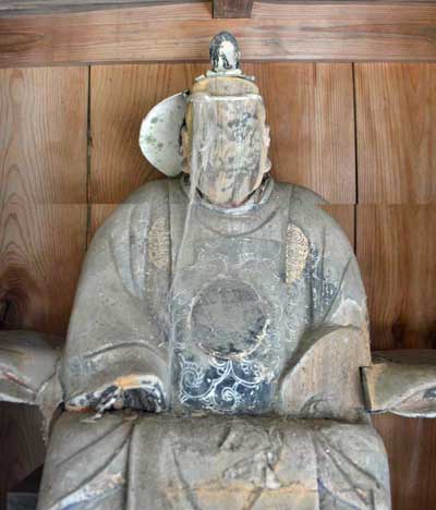 熊野神社拝殿内の左の木像