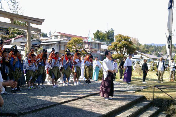 湯登神事