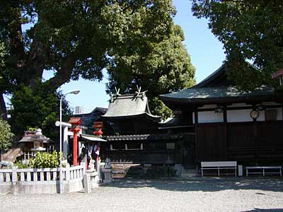 蟻通神社境内