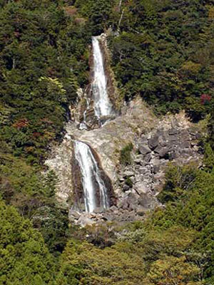 鼻白の滝