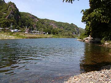 古座川弧状岩脈