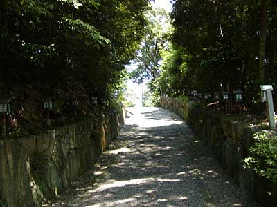 伊作田稲荷神社参道