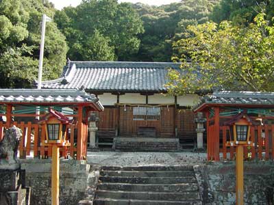 日神社拝殿