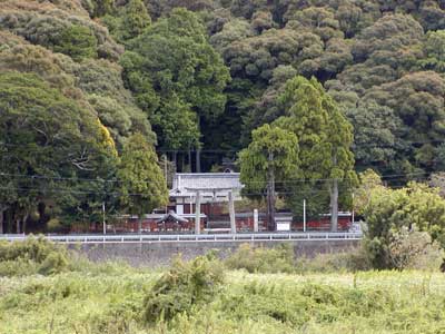 日神社遠景