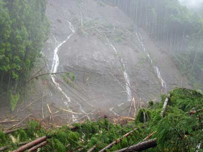 山崩れ