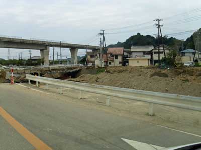 熊野川沿い