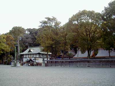 闘鶏神社