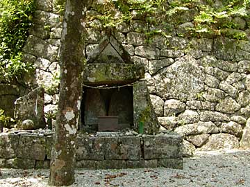 牛鼻神社祠