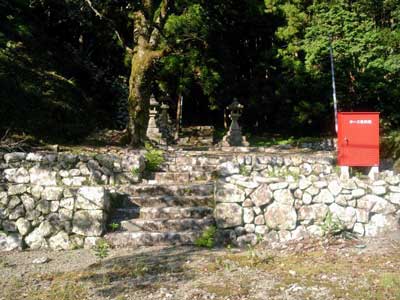 矢倉神社（洞尾）