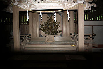 八菅神社証誠殿