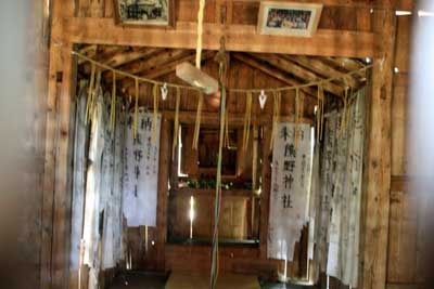 熊野神社拝殿内部