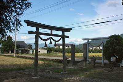 熊野神社境内