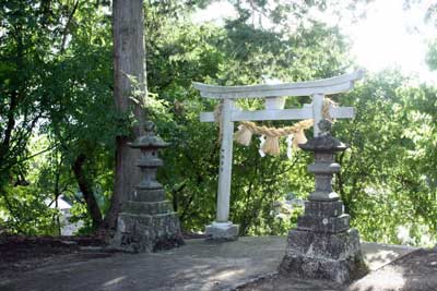 熊野神社境内