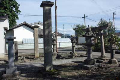 熊野神社境内