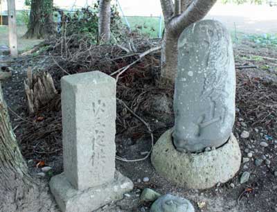 熊野神社石塔