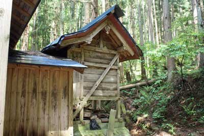 熊野神社本殿