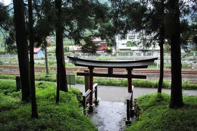 碓氷神社境内