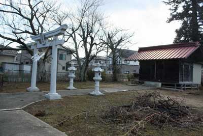 熊野神社境内