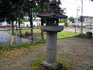 熊野神社石灯籠