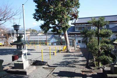 熊野神社境内