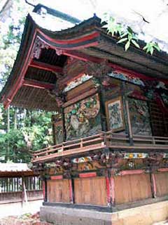 楡山神社本殿