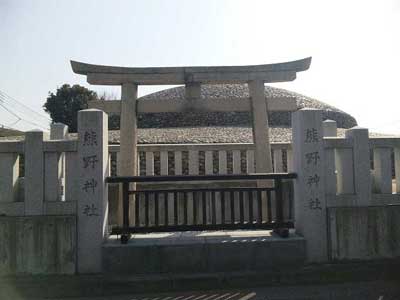 熊野神社裏の鳥居