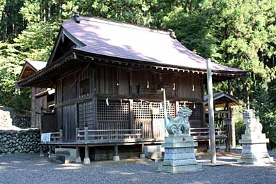 吾那神社拝殿