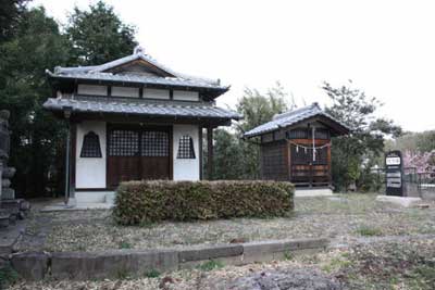 熊埜山神社境内