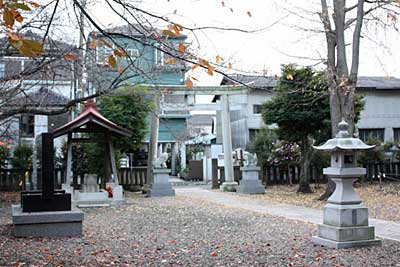 十二所神社境内