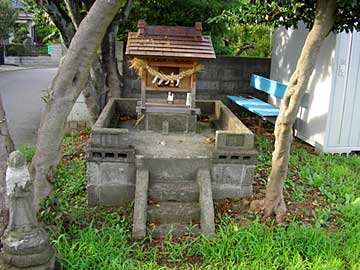 熊野神社祠