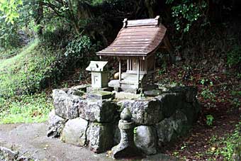 熊野神社石檀
