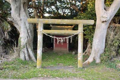 熊野神社境内