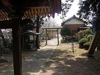 熊野神社境内