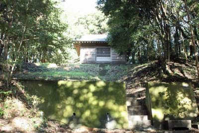 熊野神社境内