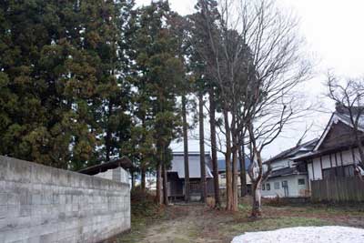 熊野神社境内