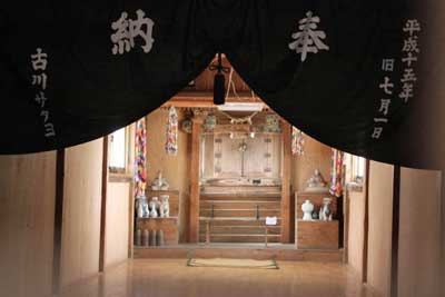 熊野神社拝殿内