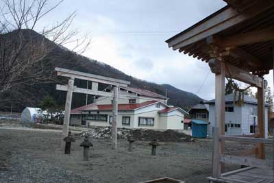 熊野神社境内