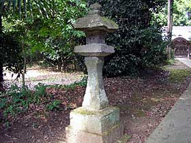 熊野神社石灯籠