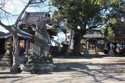 熊野神社境内