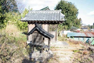 熊野神社境内