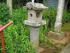 熊野神社石灯籠