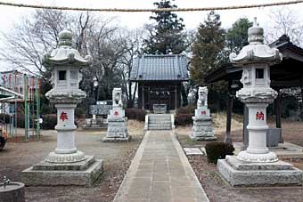 熊野神社境内