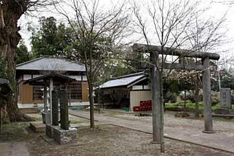 熊野神社境内