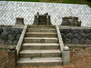 熊野神社境内