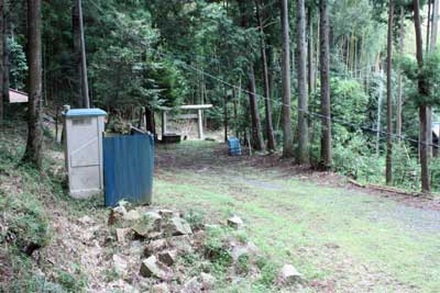 熊野神社境内