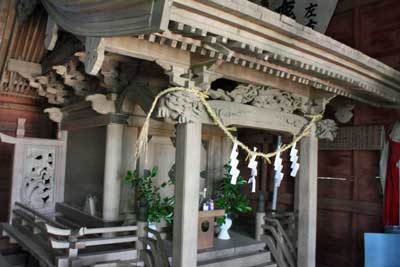 熊野神社本殿右