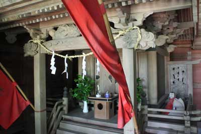 熊野神社本殿左