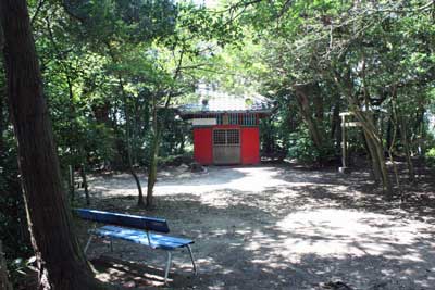 熊野神社境内