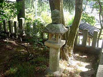 熊野神社石灯籠