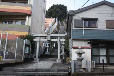 新作八幡神社鳥居